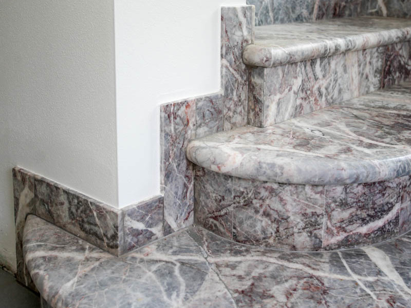 scale in marmo per interni in Valsugana