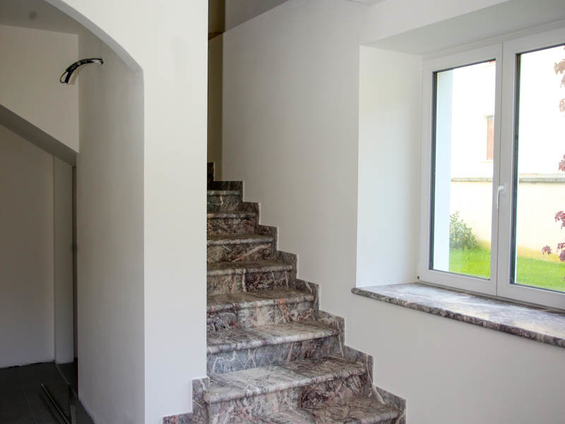 scale in marmo per interni in Valsugana